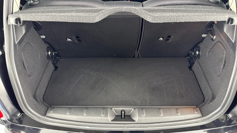 MINI Hatchback 1.5 Cooper Classic 3dr Auto [Comfort/Nav Pack] Petrol Hatchback